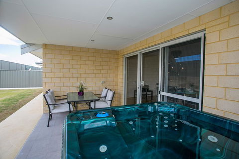 Indian Ocean Retreat - Timeshare Accommodation 12