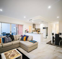 VIP Stays - Villa De Burswood Luxury 3BR Suite w/ King Bed FREE WIFI - Timeshare Accommodation