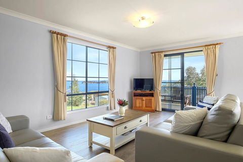 Omaroo Cottage Bruny Island - Timeshare Accommodation 1