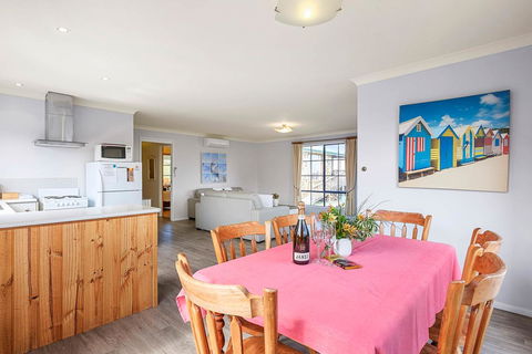 Omaroo Cottage Bruny Island - Timeshare Accommodation 7