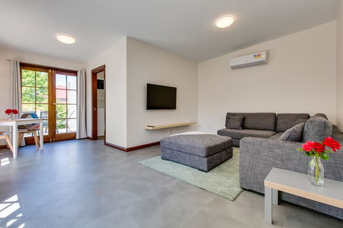 Rosehaven Cottage - Timeshare Accommodation 4