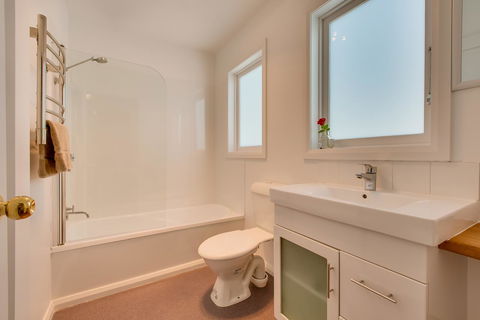 Rosehaven Cottage - Timeshare Accommodation 16