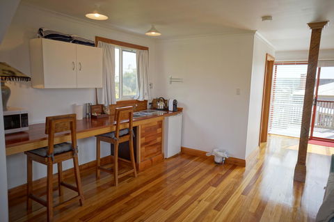 @ The Beach & Not Quite @ The Beach Holiday Cottages - Stanley - Timeshare Accommodation 4
