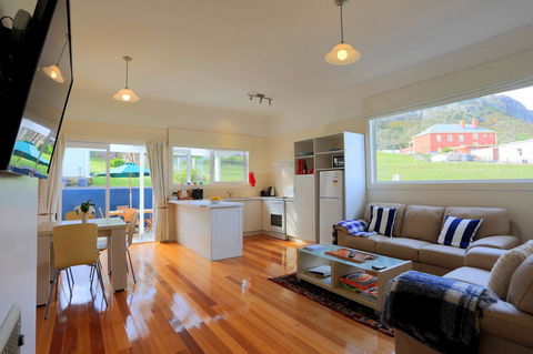 @ The Beach & Not Quite @ The Beach Holiday Cottages - Stanley - Timeshare Accommodation 17