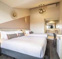 Nightcap at Manhattan Hotel - Timeshare Accommodation