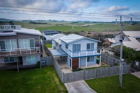 Ocean Chill 10 Minutes Drive To Phillip Island, Pet Friendly Family Home Sleeps 8 - Timeshare Accommodation 3