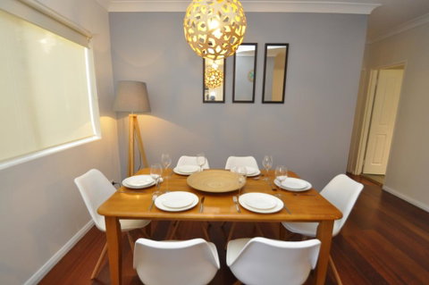 Parramatta Self-Contained Two-Bedroom Apartment (4LEN) - Timeshare Accommodation 2