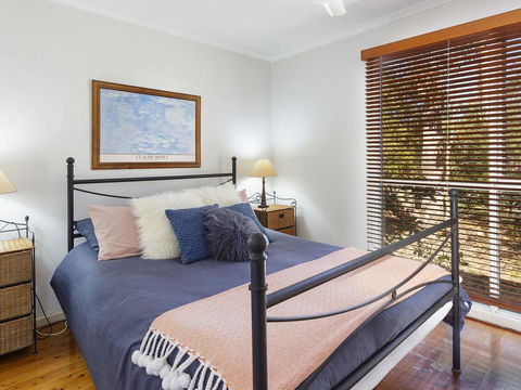 Pet Friendly - Bennetts Beach Cottage - Timeshare Accommodation 1