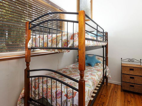 Pet Friendly - Bennetts Beach Cottage - Timeshare Accommodation 3