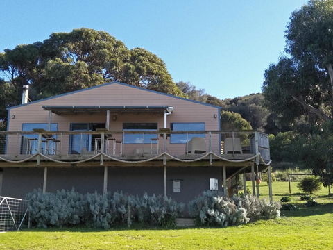Pine Scrub Beach House - Timeshare Accommodation 1
