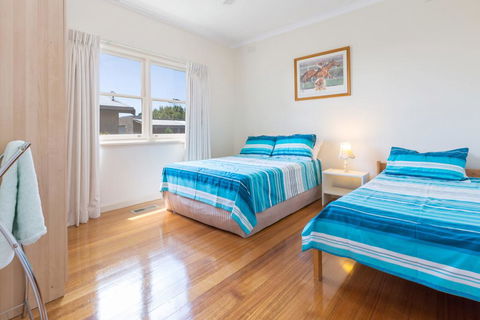 RENOVATED BEACH BEAUTY - ROSEBUD - Timeshare Accommodation 1