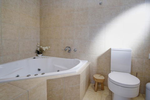 ROCKPOOL (4 Night Min) - Timeshare Accommodation 1
