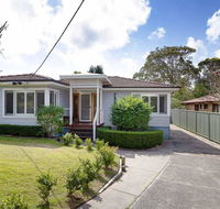 Rubys Retreat', 44 Achilles Street - pet friendly, aircon & boat parking - Timeshare Accommodation