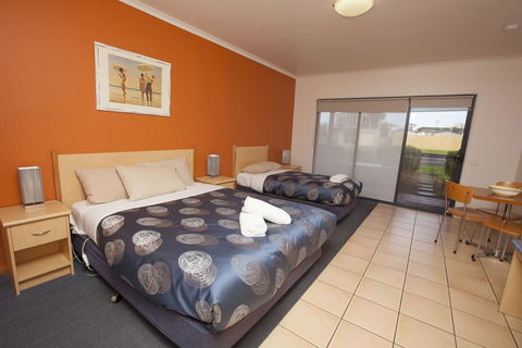 Seaview Motel & Apartments - Timeshare Accommodation 3