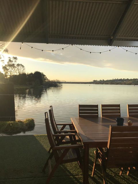Shack Built Over The Murray River - Timeshare Accommodation 0