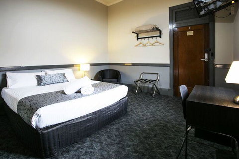 Shenanigans At The Imperial - Timeshare Accommodation 3