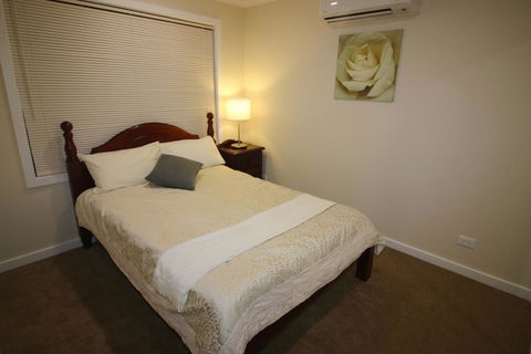 Silver House - Melbourne Airport Accommodation - Timeshare Accommodation 2