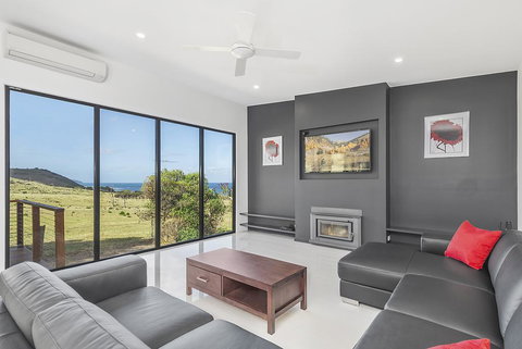 Skenes Retreat - Views Of The Ocean From The Deck - Timeshare Accommodation 1