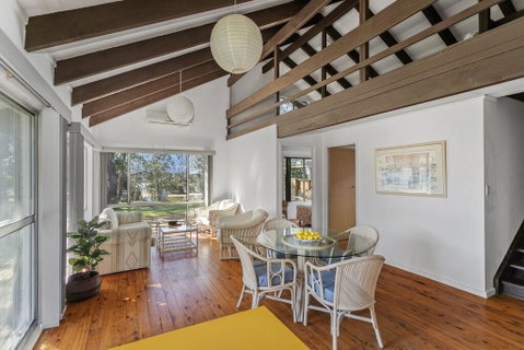 Soldier Crab Shack - 20 Macleay St - Timeshare Accommodation 3