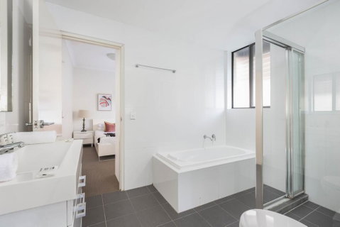 Spacious Two-Bedroom Apartment Near Hospital - Timeshare Accommodation 3