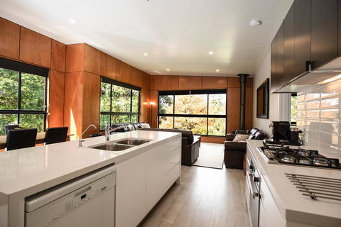 Springbrook25 Upper Apartment - Timeshare Accommodation 2