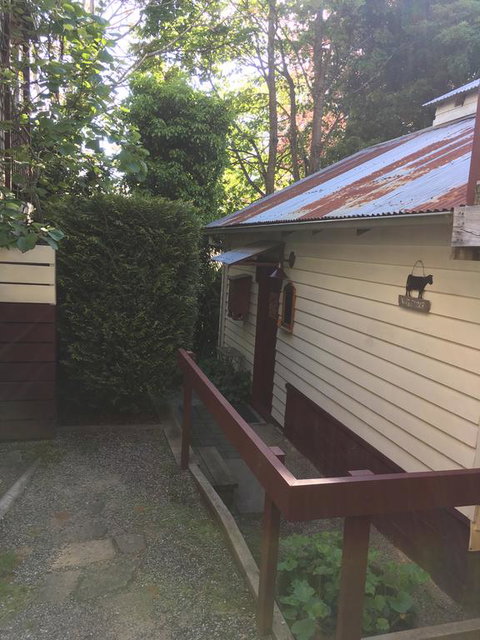 Stone's Throw Cottage Bed And Breakfast - Timeshare Accommodation 3