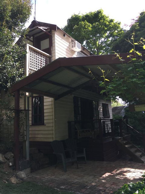 Stone's Throw Cottage Bed And Breakfast - Timeshare Accommodation 2