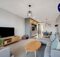 STYLISH CAMPERDOWN APARTMENT and PARKING INC - Timeshare Accommodation