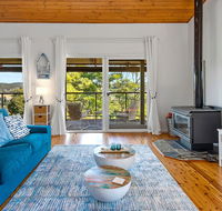 Stylish Renovated Home - Ocean Views - Fireplace - Timeshare Accommodation