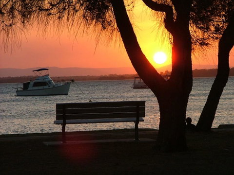 Stylish Unit Opposite Foreshore - Sylvan Beach Esp, Bellara - Timeshare Accommodation 1