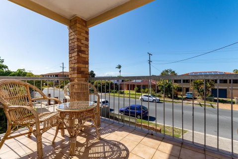 Stylish Unit Opposite Foreshore - Sylvan Beach Esp, Bellara - Timeshare Accommodation 3