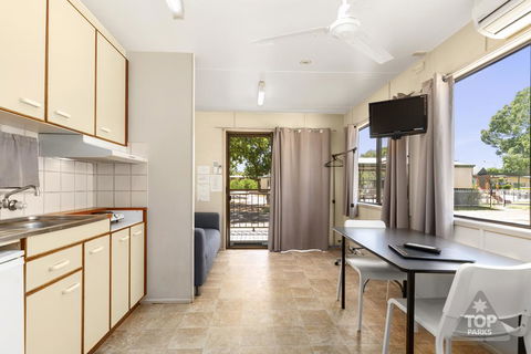 Sunset Top Tourist Park - Timeshare Accommodation 2