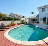 Super Sized Family Retreat With a Pool