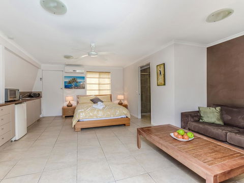 Surf Club House, Pet Friendly, Sunshine Coast, Holiday House, Marcoola - Timeshare Accommodation 1