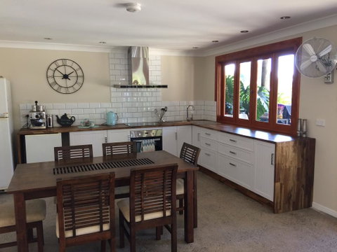 TAKURA HEIGHTS Modern Country Apartment With Pool Access - Timeshare Accommodation 0