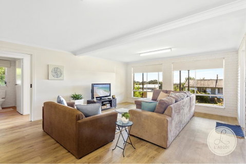 TASSIE SEASIDE SERENITY - L'Abode Accommodation - Timeshare Accommodation 1