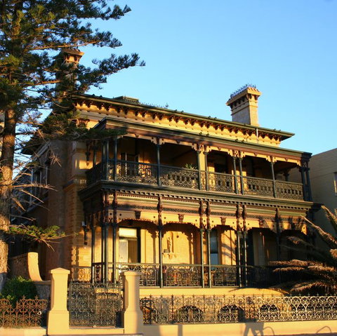 The 'Cloisters' Apartment At Albert Hall - Timeshare Accommodation 0