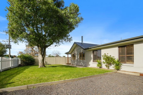 THE ASHMAN HOUSE - Modern And Close To Town - Timeshare Accommodation 3