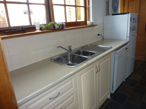 Eliza Cottage - Timeshare Accommodation 7