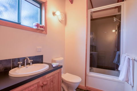 Freycinet Timber Cottage 1 - Timeshare Accommodation 2