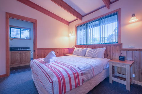 Freycinet Timber Cottage 1 - Timeshare Accommodation 4