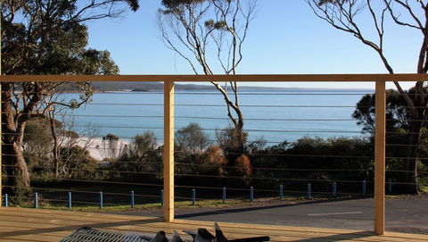 KINGFISHER COTTAGE Beachfront At The Binalong Bay - Timeshare Accommodation 6