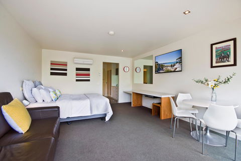 Lorne Bay View Motel - Timeshare Accommodation 24