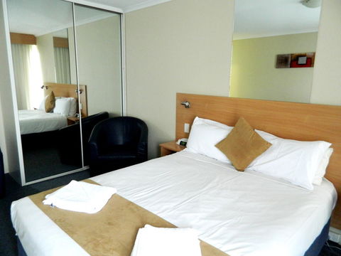Ciloms Airport Lodge - Timeshare Accommodation 25