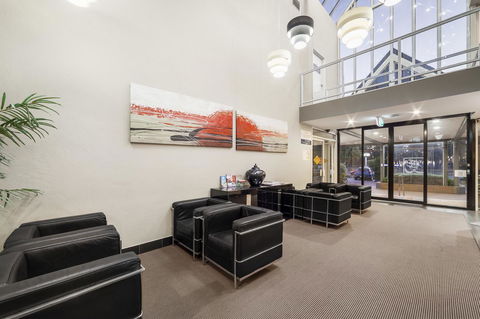 Ciloms Airport Lodge - Timeshare Accommodation 16