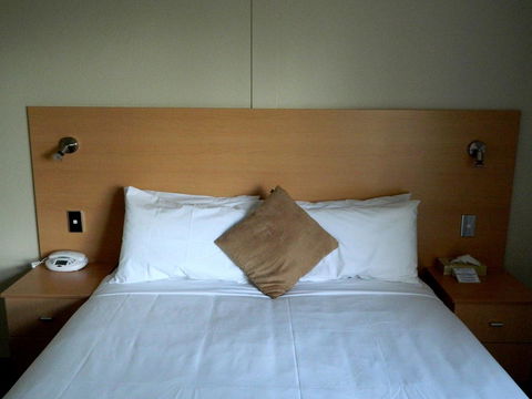 Ciloms Airport Lodge - Timeshare Accommodation 24