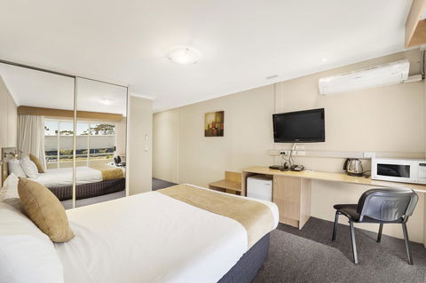 Ciloms Airport Lodge - Timeshare Accommodation 28
