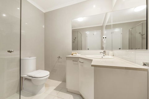 Ciloms Airport Lodge - Timeshare Accommodation 11