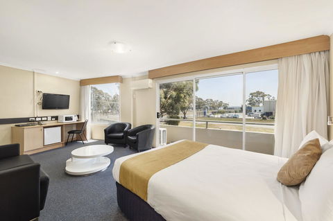 Ciloms Airport Lodge - Timeshare Accommodation 6