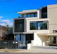 Whitehorse Apartments Hotel